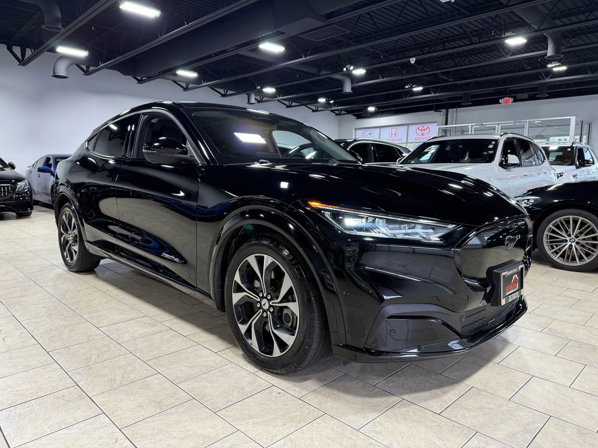 Used 2022 Ford Mustang Mach-E Premium image 9