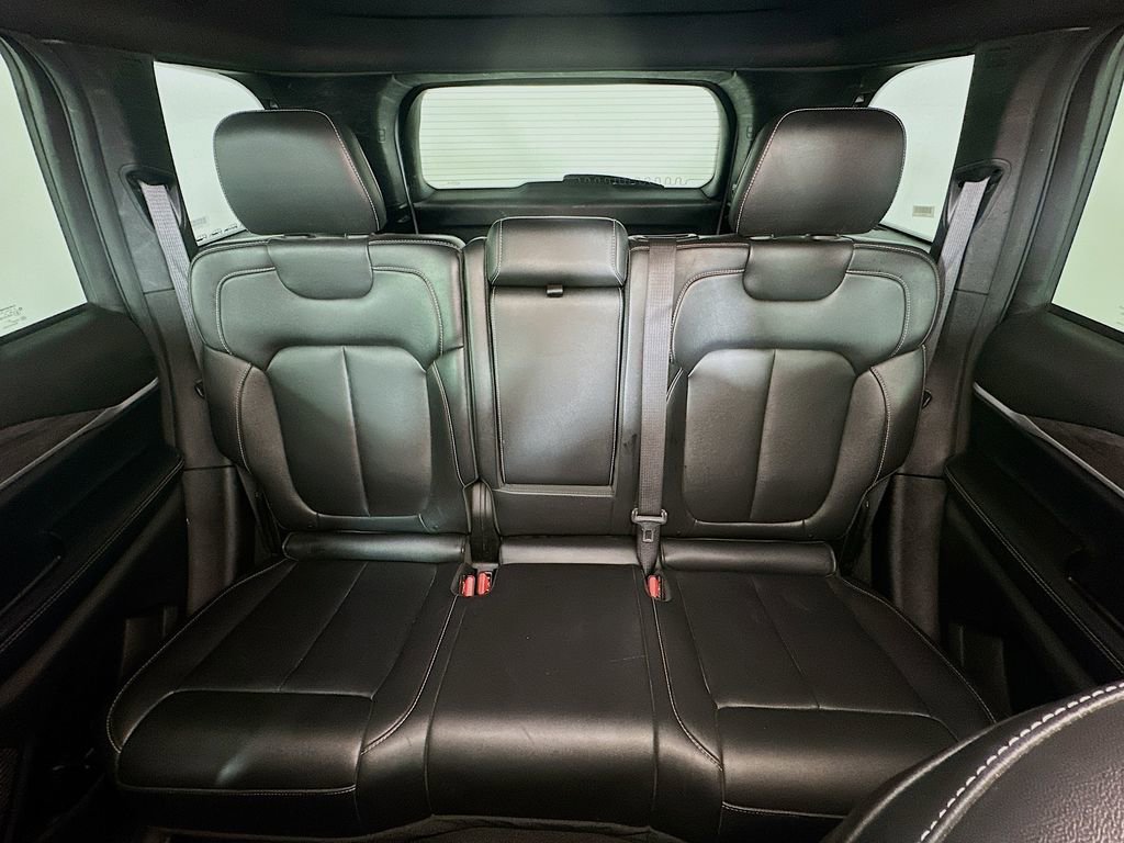 Used 2024 Jeep Grand Cherokee Limited image 13