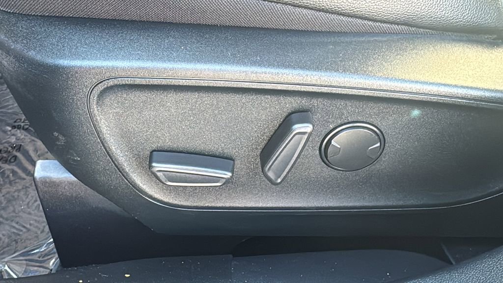 Certified 2020 Ford Escape Titanium image 20