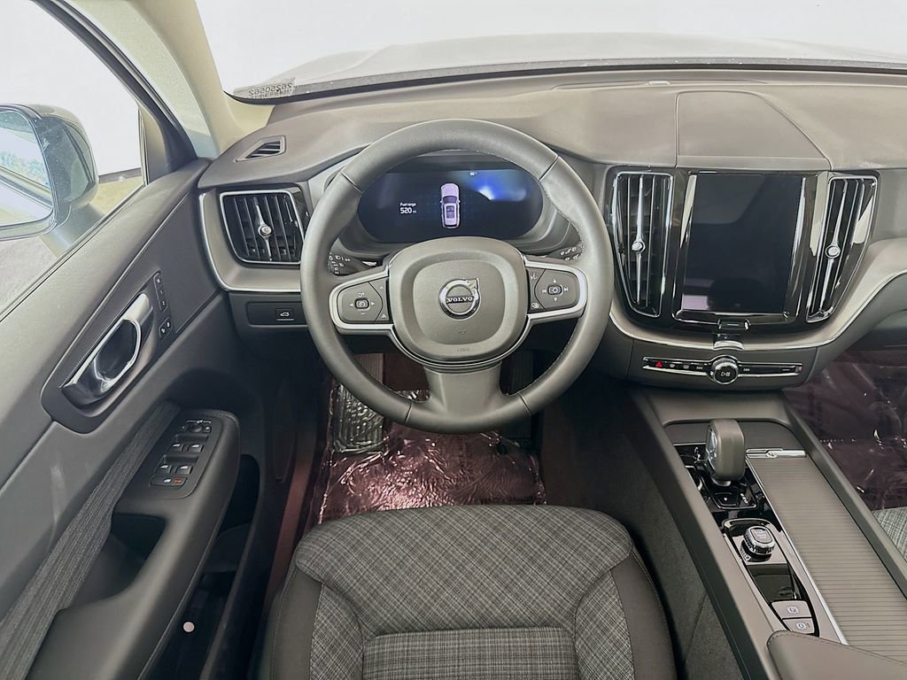 Used 2025 Volvo XC60 B5 Core w/ Protection Package Premier image 23
