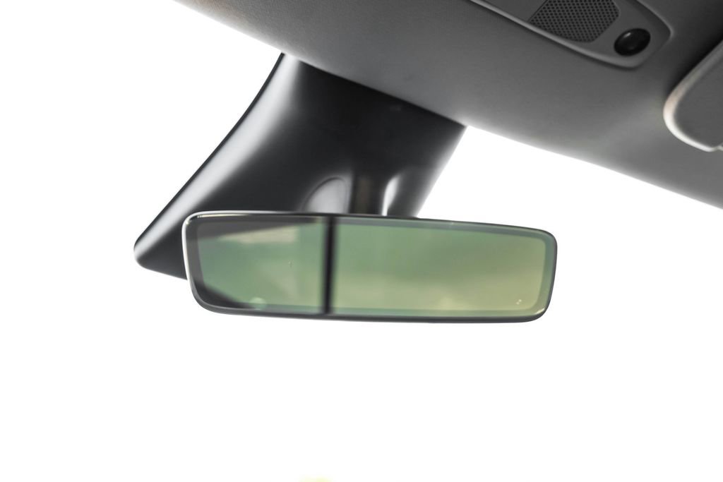 Used 2021 Tesla Model Y 2WD image 32