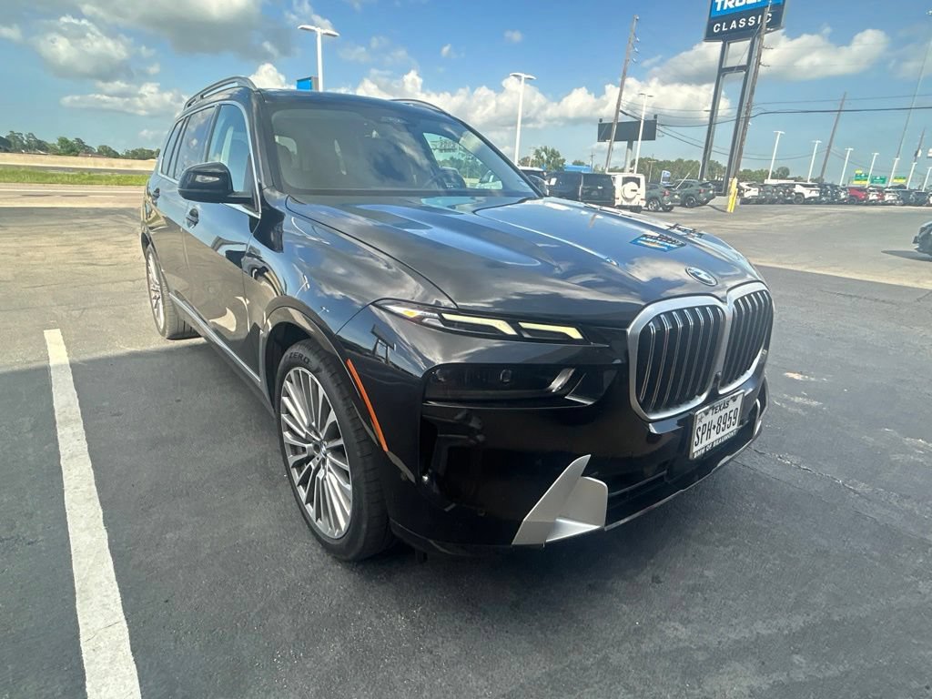 Used 2023 BMW X7 xDrive40i w/ Premium Package AWD/4WD image 4