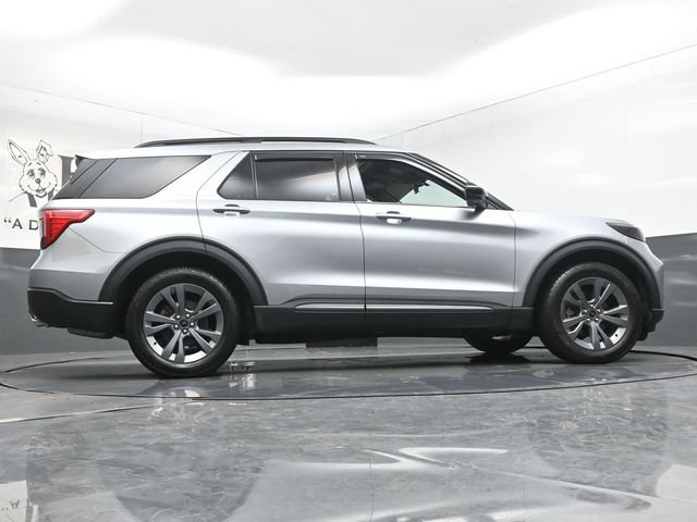 Used 2022 Ford Explorer XLT w/ Equipment Group 202A AWD/4WD image 56