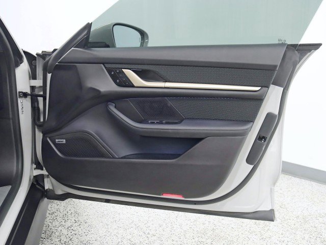 Used 2024 Porsche Taycan 4S image 38