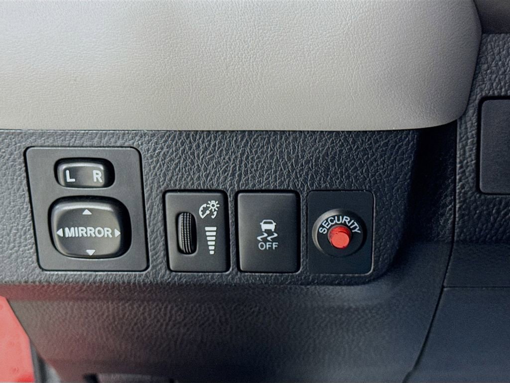 Used 2015 Toyota RAV4 XLE FWD image 11