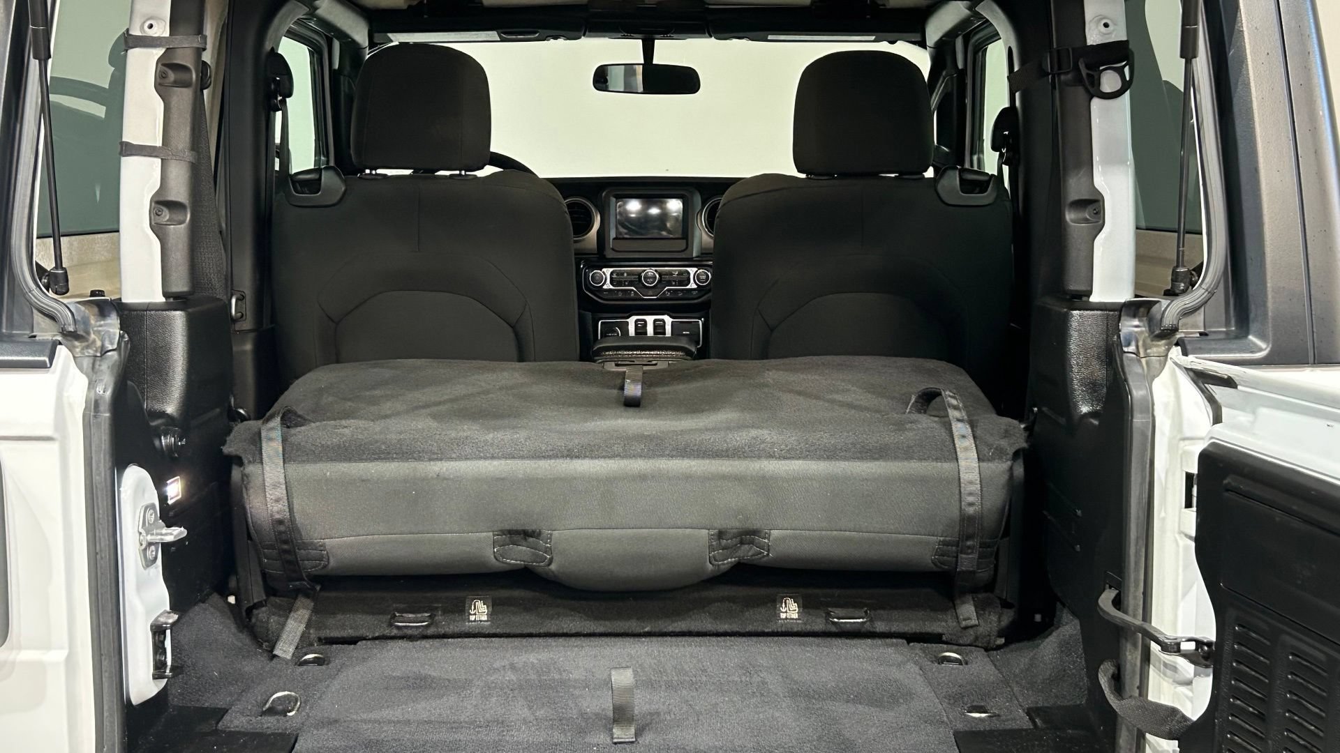 Used 2019 Jeep Wrangler Sport AWD/4WD image 34
