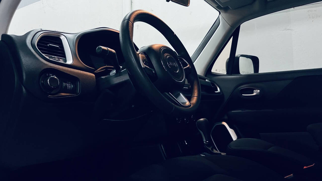 Used 2020 Jeep Renegade Sport w/ UConnect 7.0 Group FWD image 15