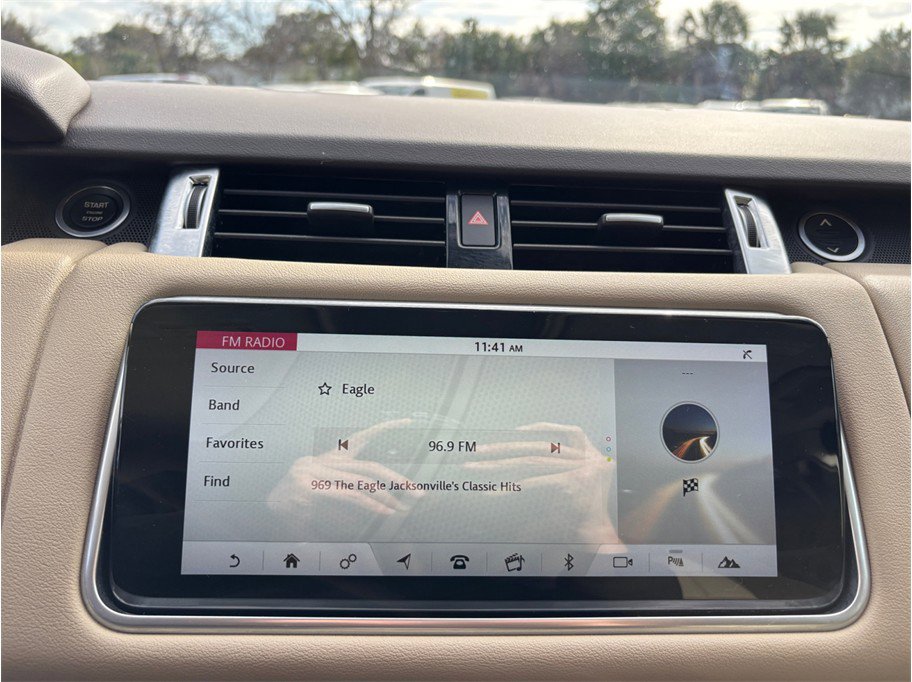 Used 2020 Land Rover Range Rover Sport SE image 32