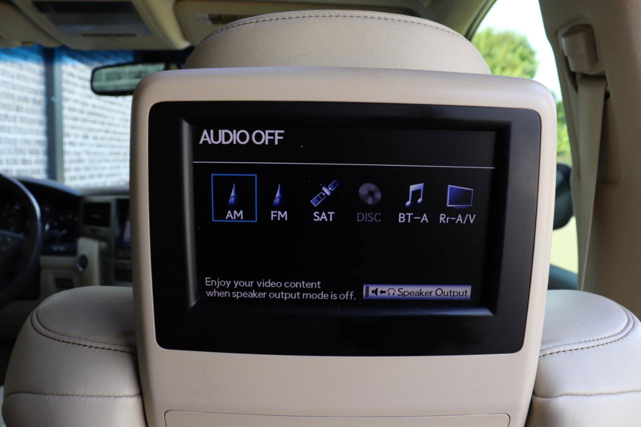 Used 2014 Lexus LX 570 4WD image 35