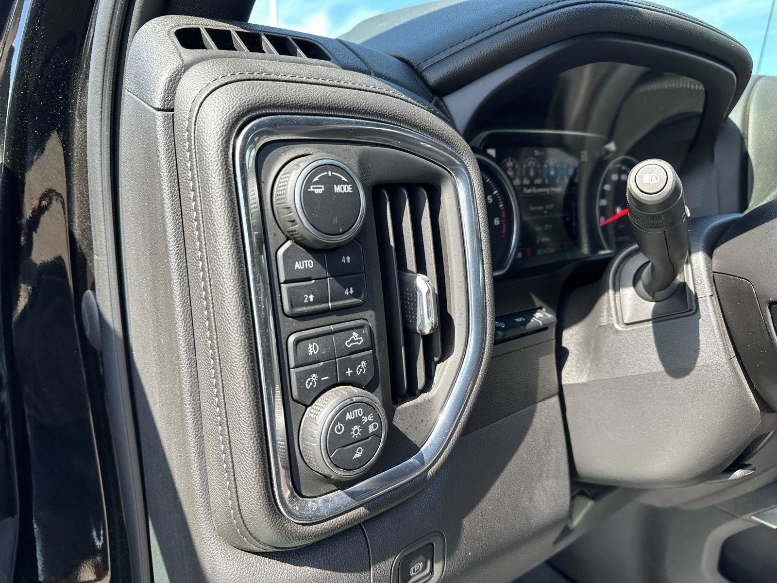 Used 2021 Chevrolet Silverado 1500 High Country w/ Technology Package AWD/4WD image 20