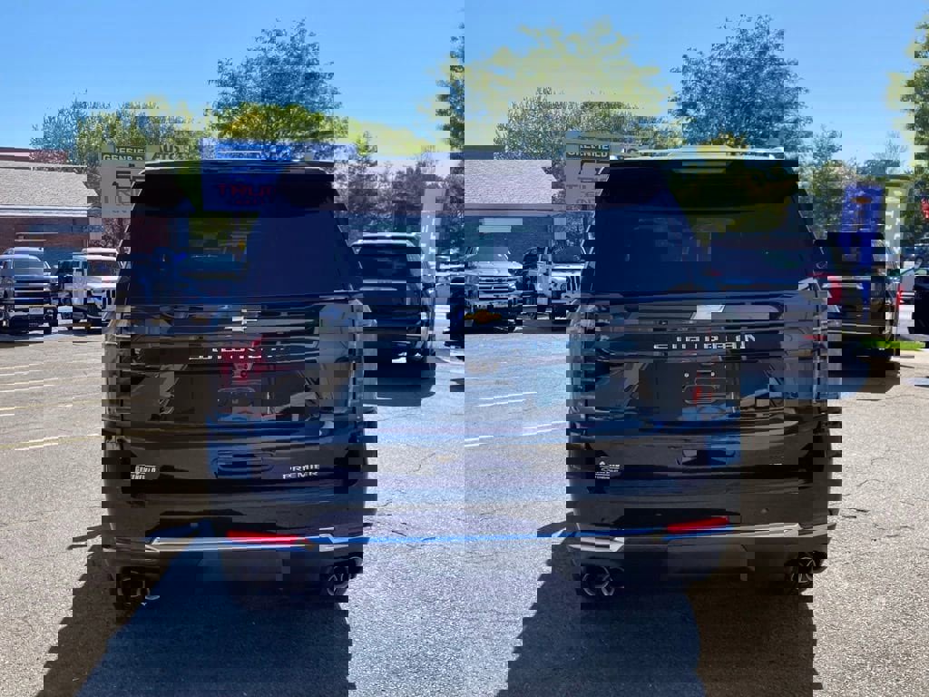 New 2025 Chevrolet Suburban Premier image 6