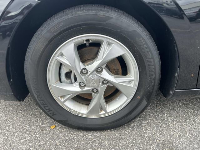 Certified 2023 Hyundai Elantra SE w/ Cargo Package image 10