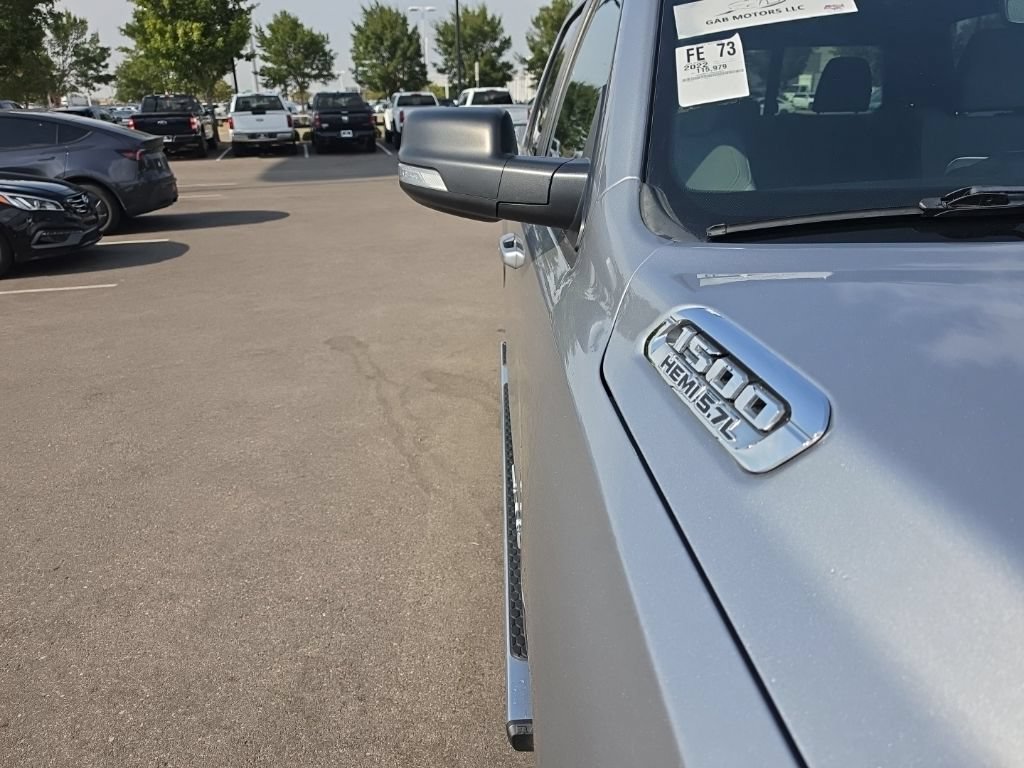 Used 2022 RAM 1500 Big Horn AWD/4WD image 3