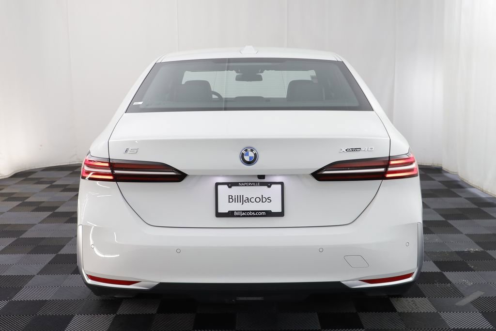 Certified 2025 BMW i5 xDrive40 w/ Premium Package image 17