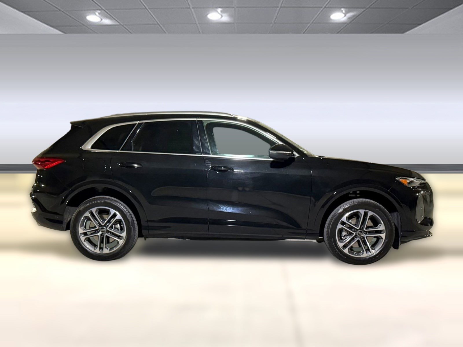 Certified 2025 Audi Q5 Premium w/ Convenience Package image 8