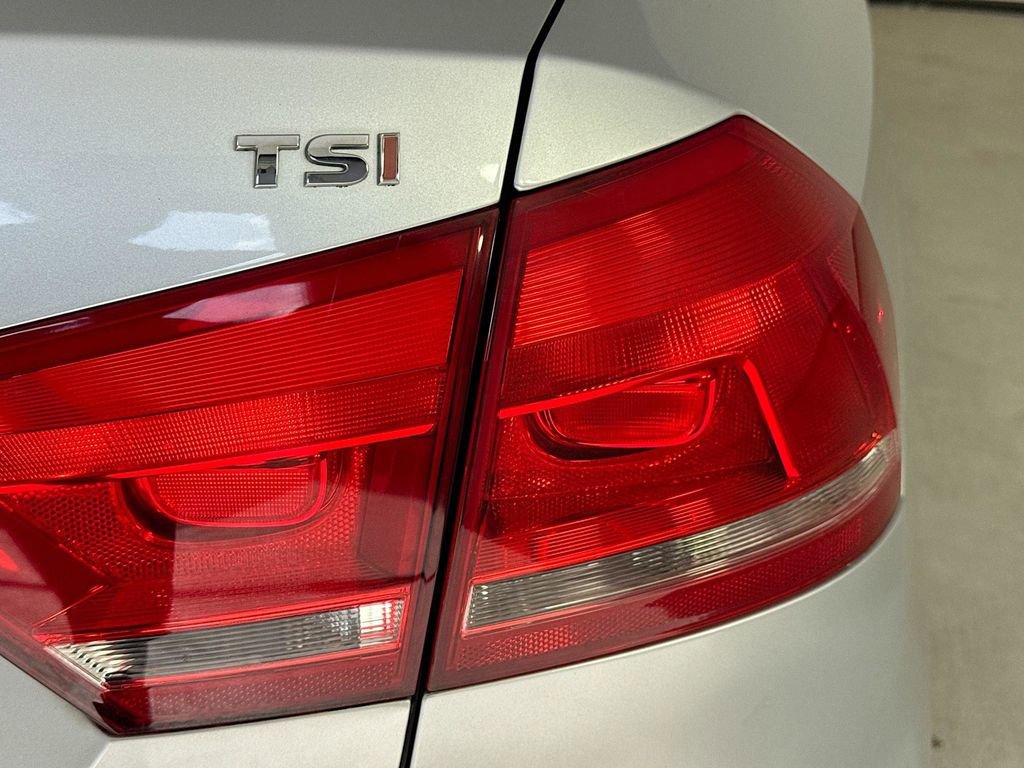Used 2015 Volkswagen Passat 1.8T S FWD image 29