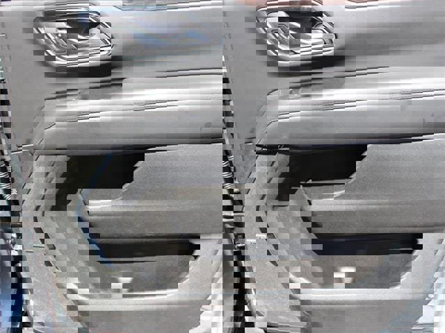 Used 2023 Chevrolet Suburban Z71 image 41