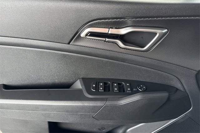 New 2025 Kia Sportage LX image 12