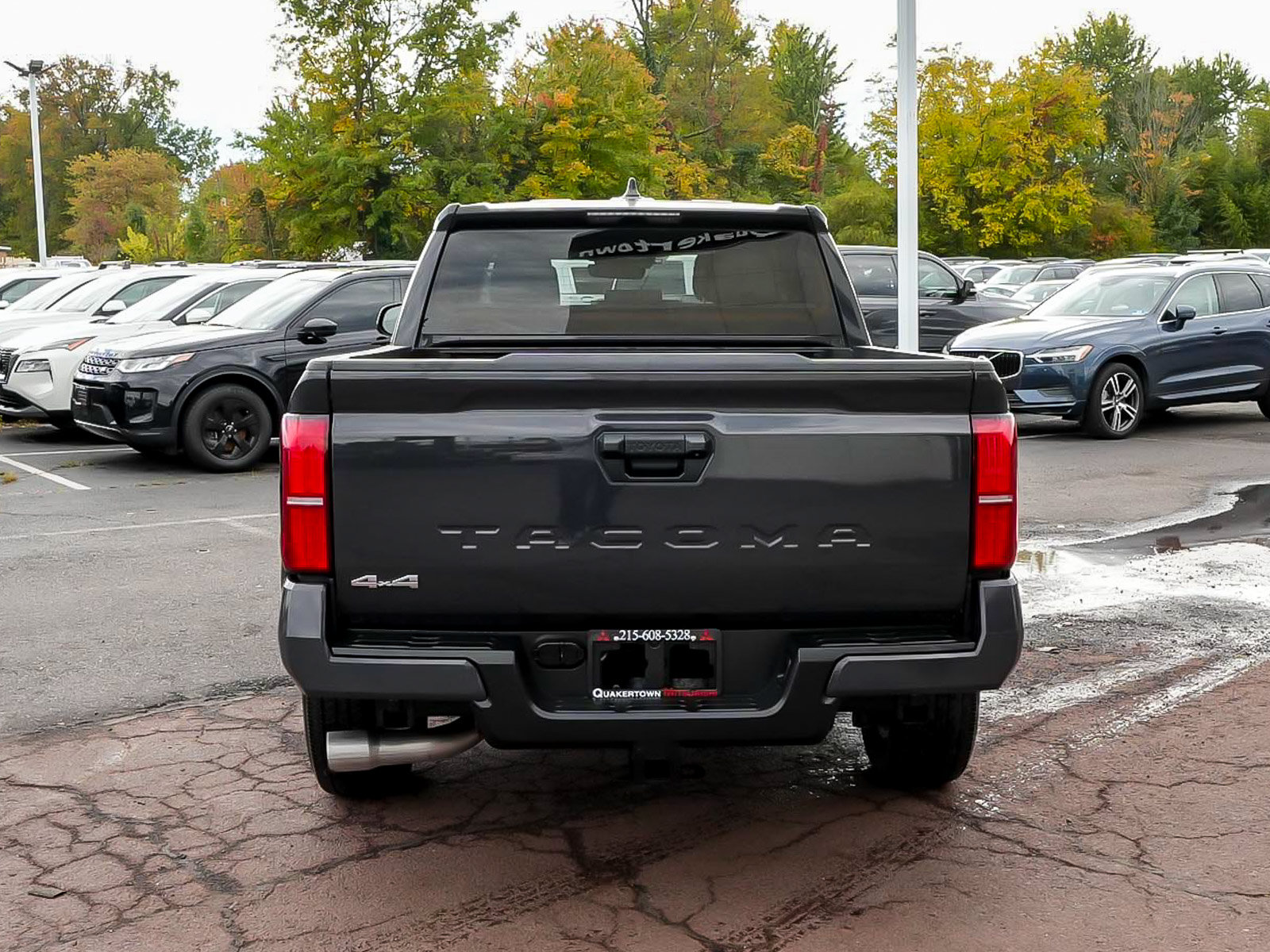 Used 2024 Toyota Tacoma SR5 AWD/4WD image 5