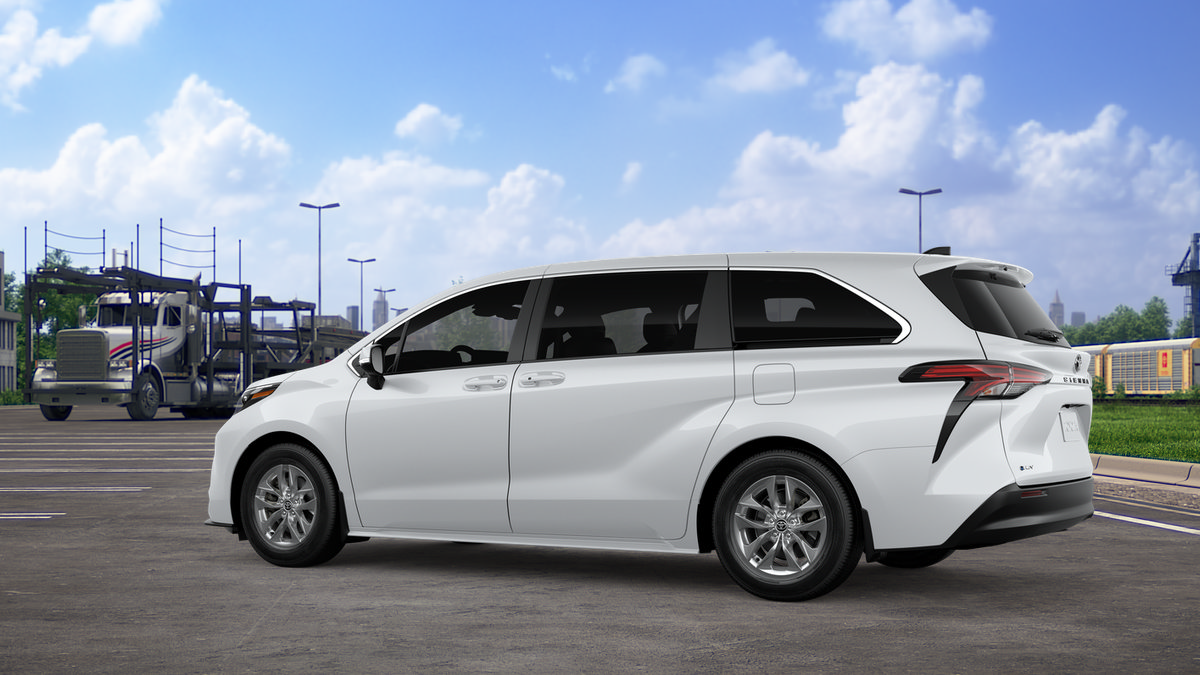 New 2026 Toyota Sienna LE FWD image 5