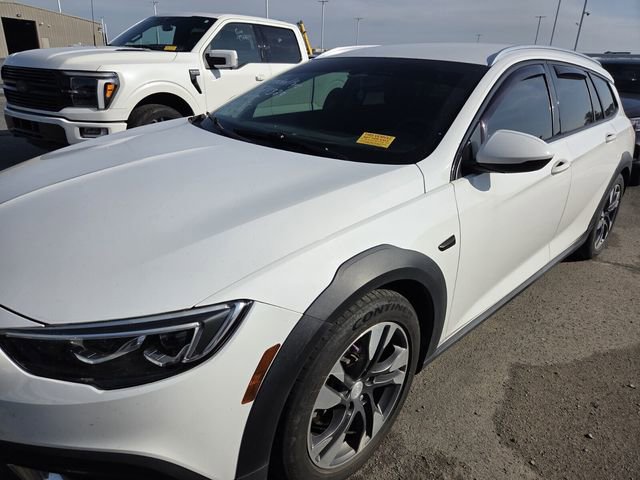 Used 2018 Buick Regal Preferred w/ Sights and Sounds Package AWD/4WD image 4