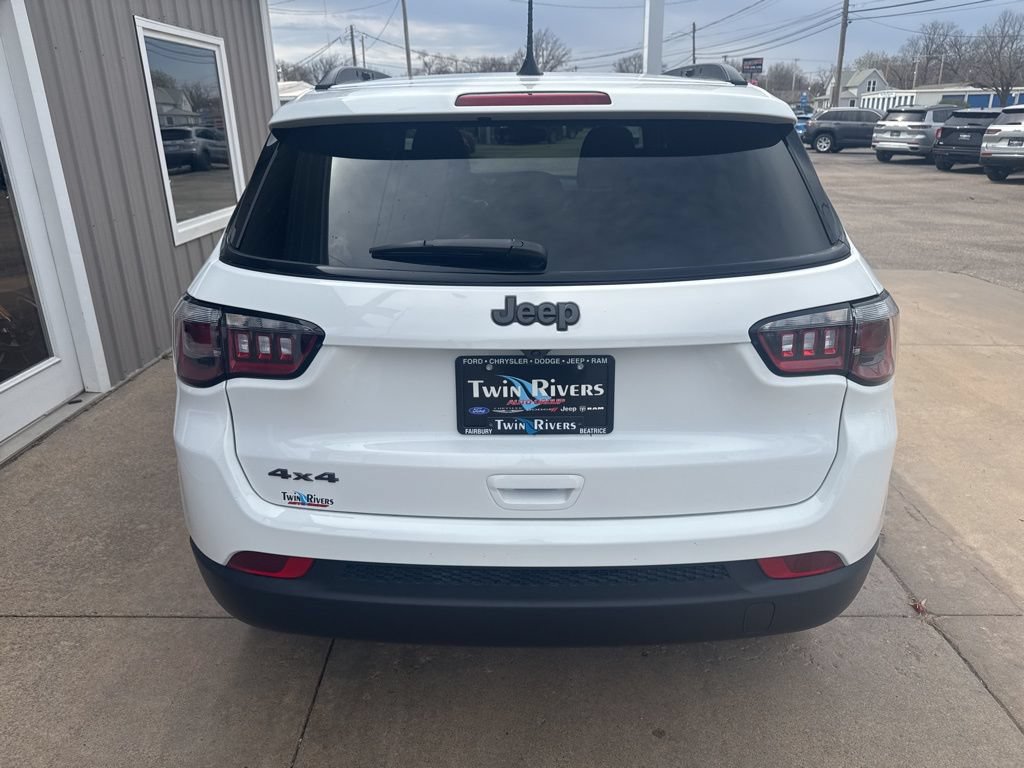 New 2026 Jeep Compass Latitude w/ Sun and Sound Group AWD/4WD image 4