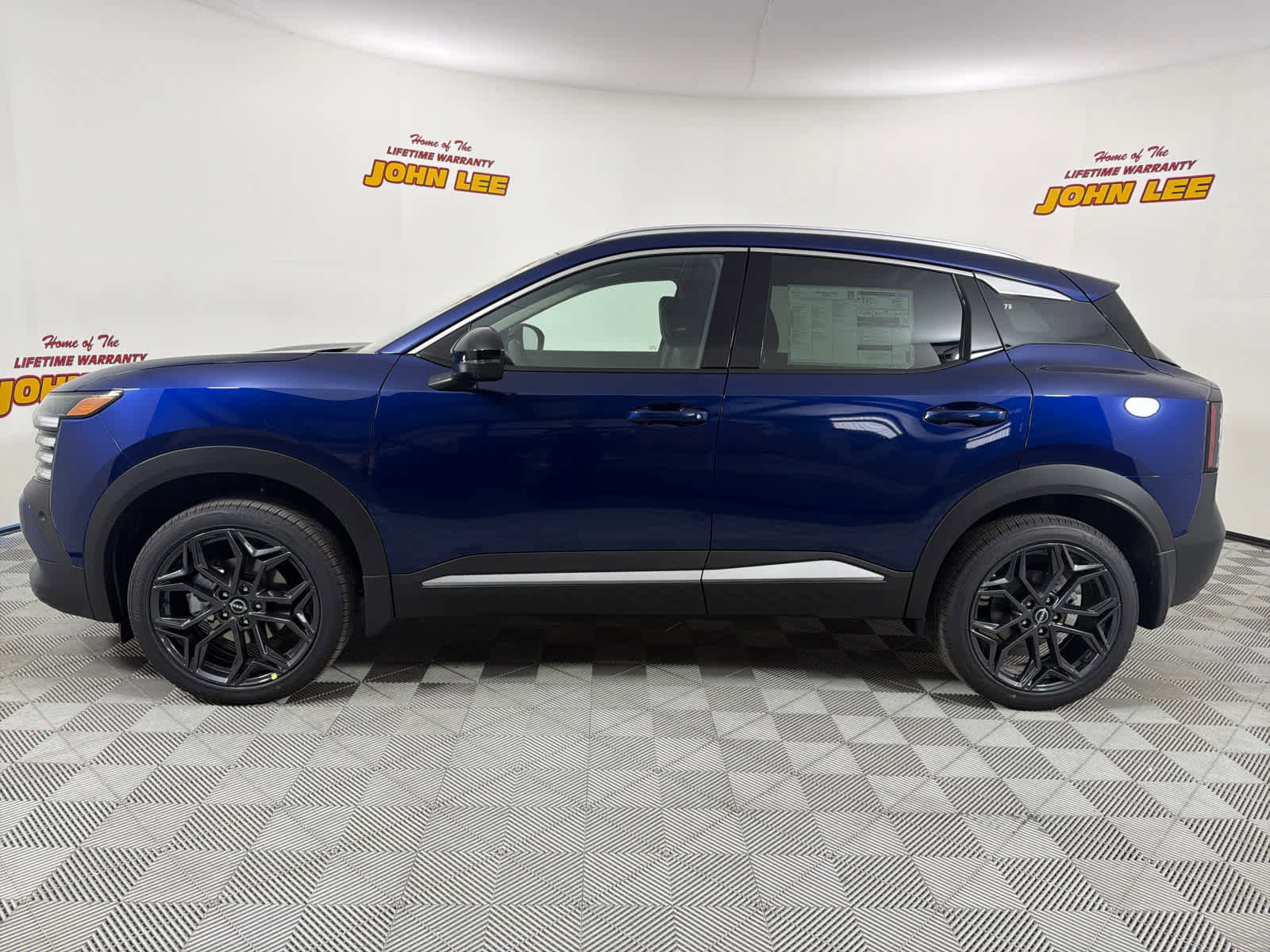 New 2026 Nissan Kicks SR w/ SR Premium Package image 2