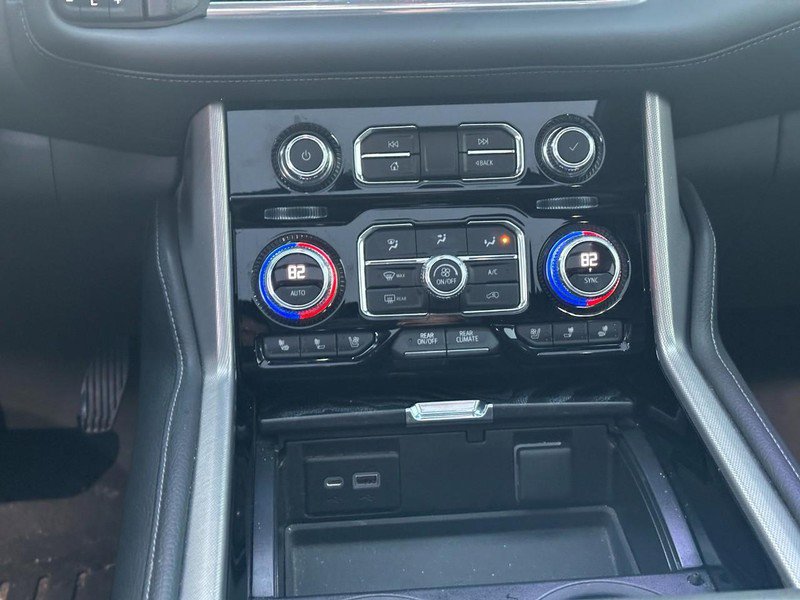 Used 2022 GMC Yukon Denali w/ Denali Premium Package image 21