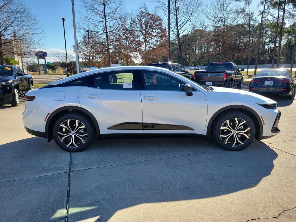 New 2026 Toyota Crown XLE image 8