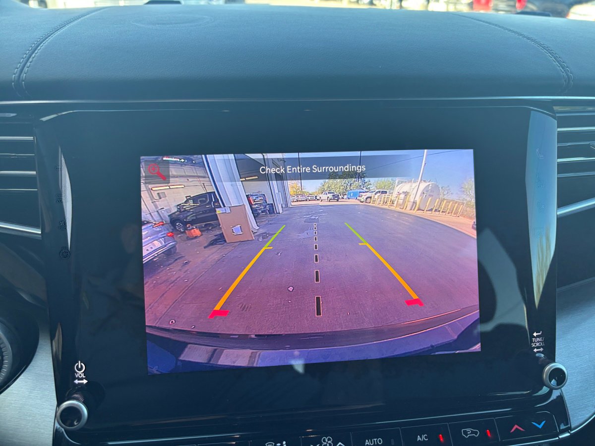 Used 2023 Jeep Wagoneer Series II image 9