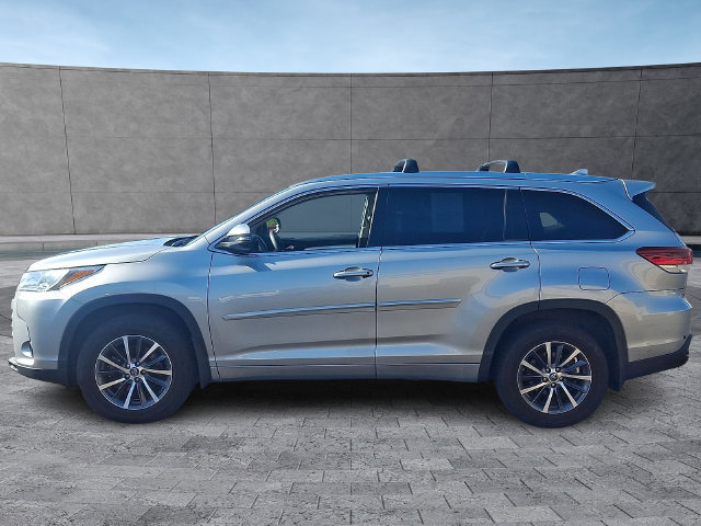 Used 2018 Toyota Highlander XLE w/ Protection Package #3 AWD/4WD image 5