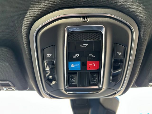 New 2025 Jeep Grand Cherokee L Altitude AWD/4WD image 39