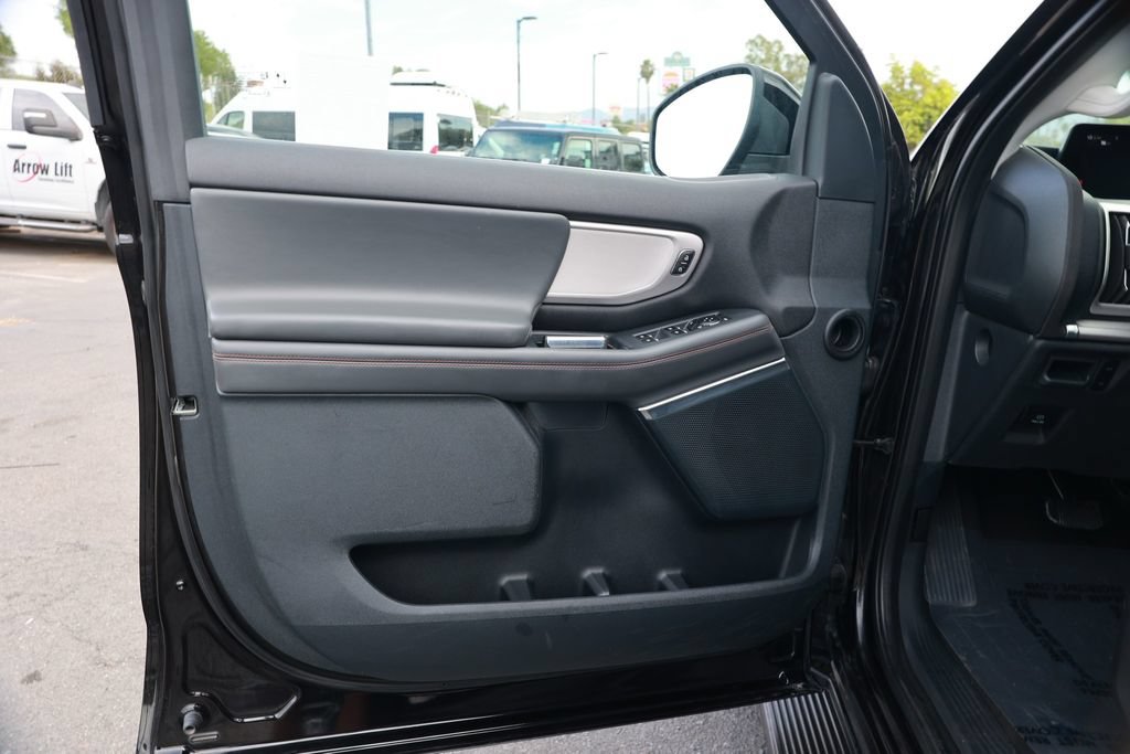 Used 2025 Ford Expedition Active RWD image 20