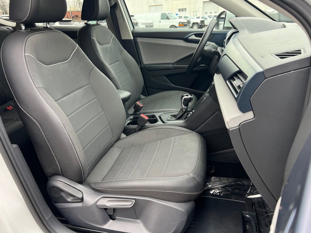 Used 2024 Volkswagen Taos SE image 11