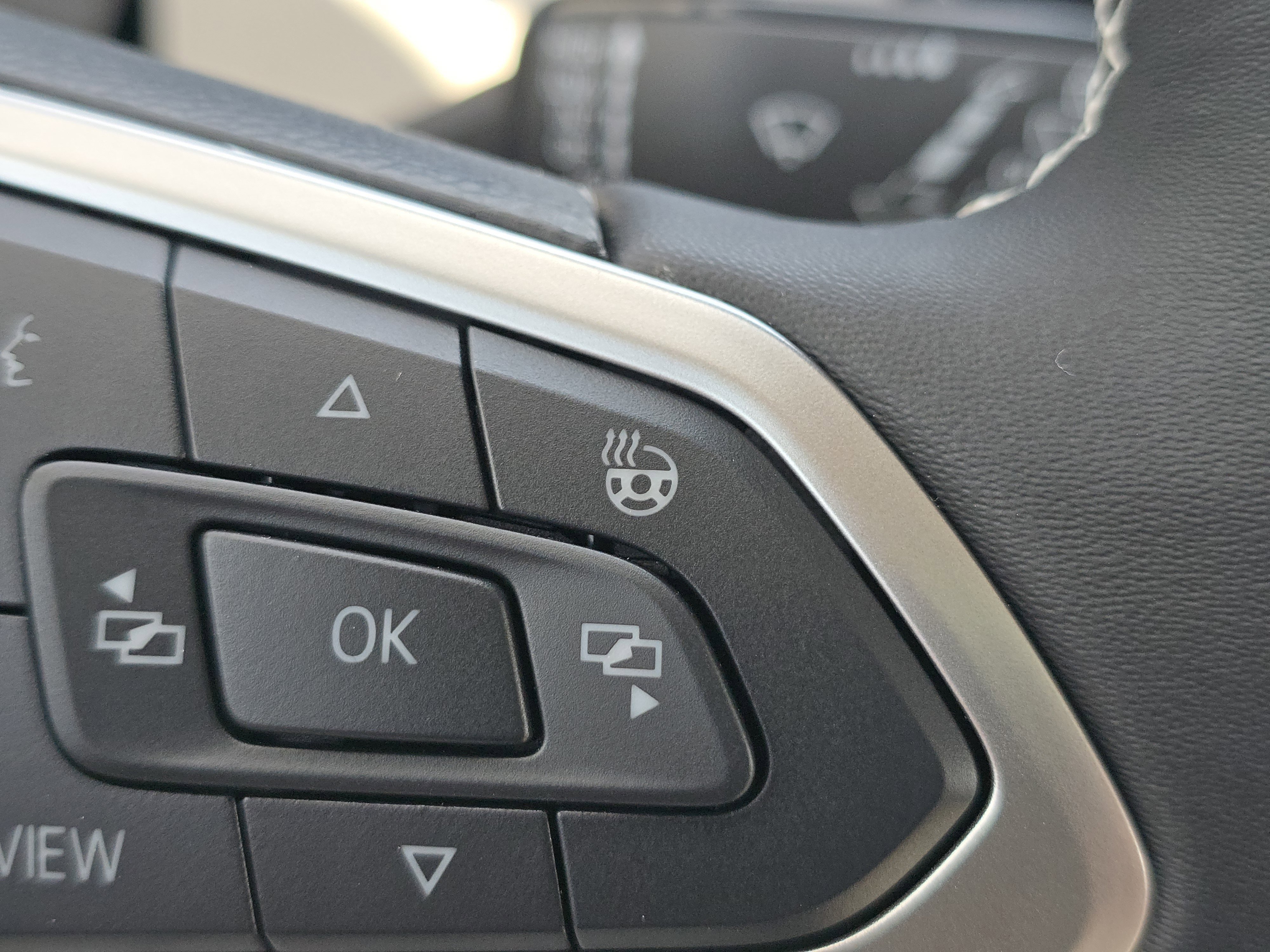 New 2025 Volkswagen Taos SE image 26