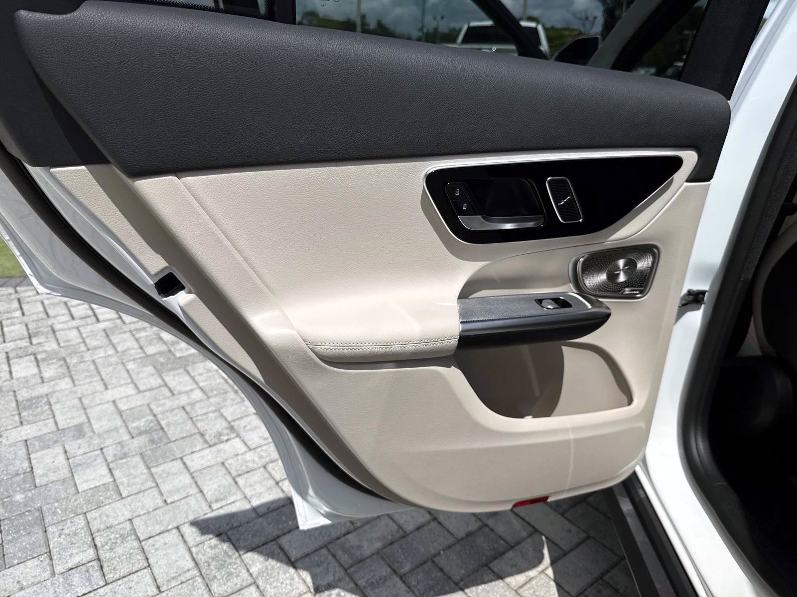 New 2027 Mercedes-Benz GLC 300 image 12