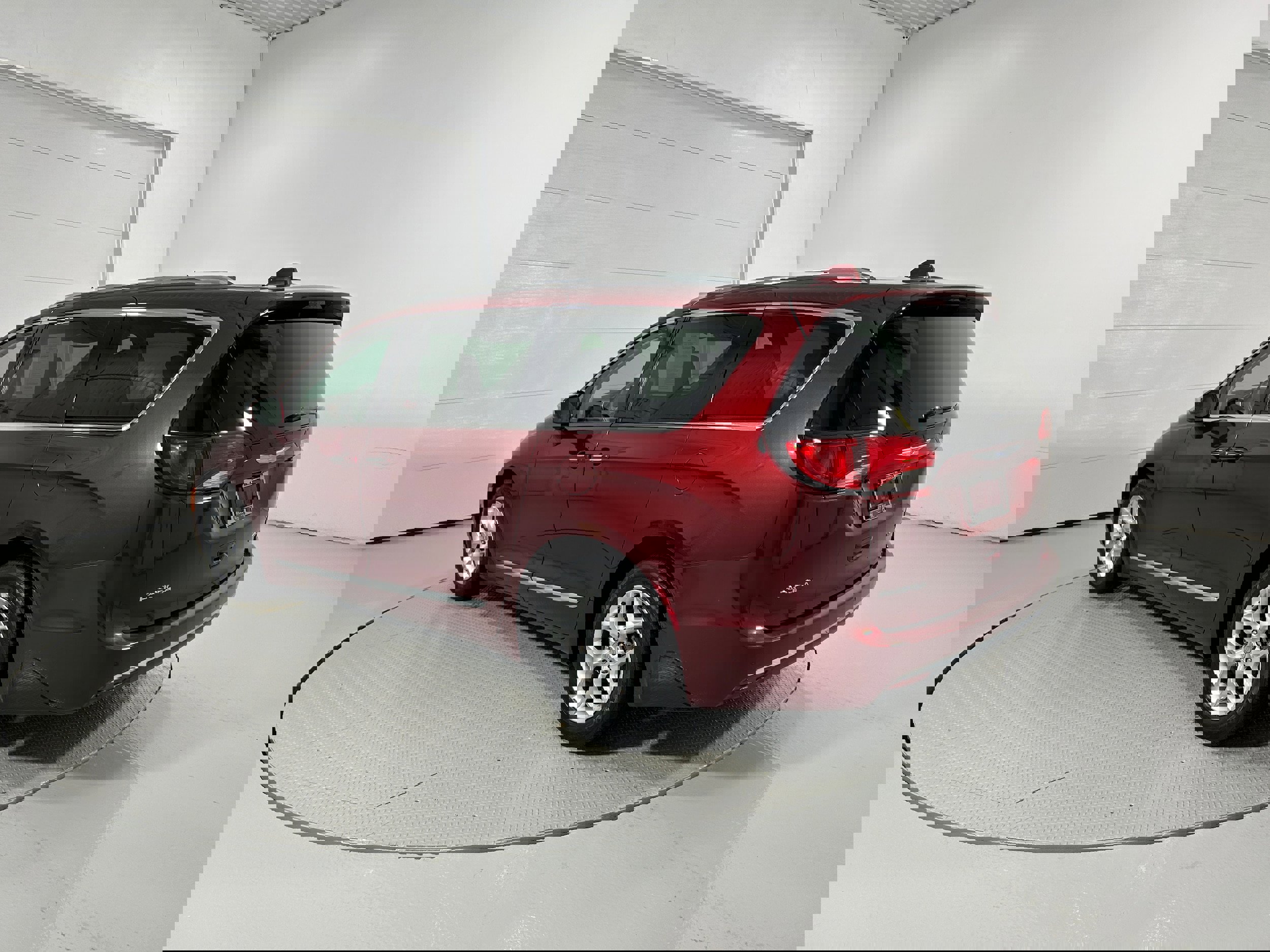 Used 2020 Chrysler Pacifica Limited image 23