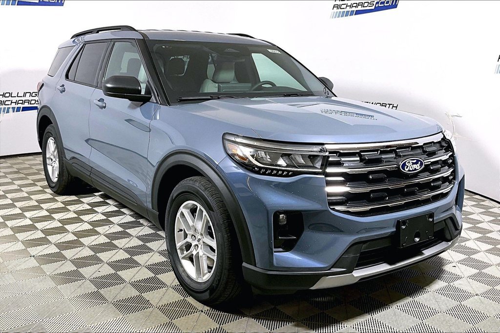 New 2027 Ford Explorer Active w/ Active Comfort Package RWD image 2