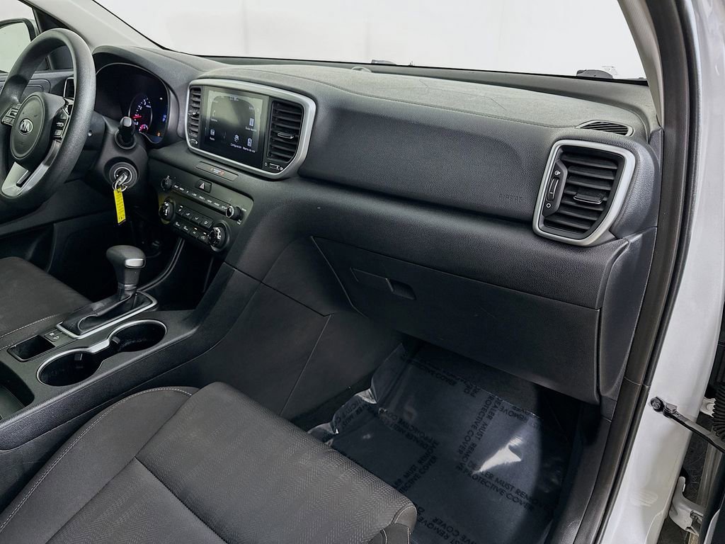 Used 2020 Kia Sportage LX image 32