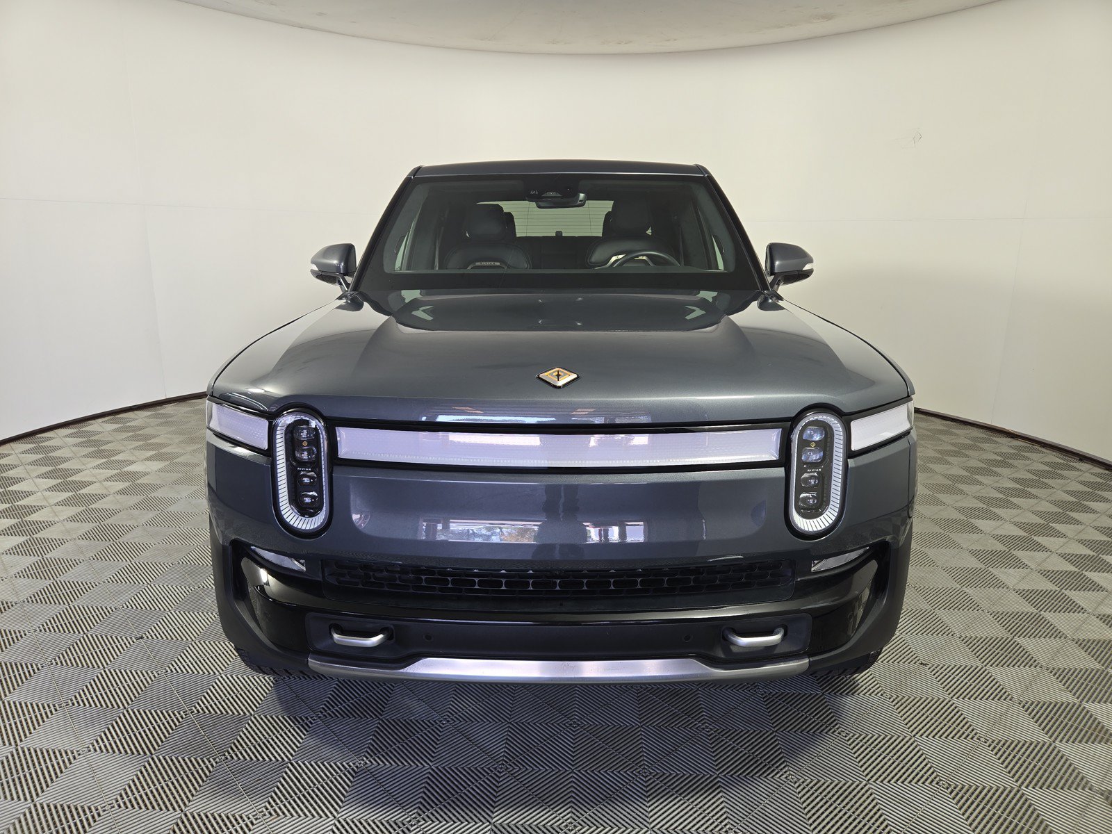 Used 2024 Rivian R1T Adventure AWD/4WD image 8