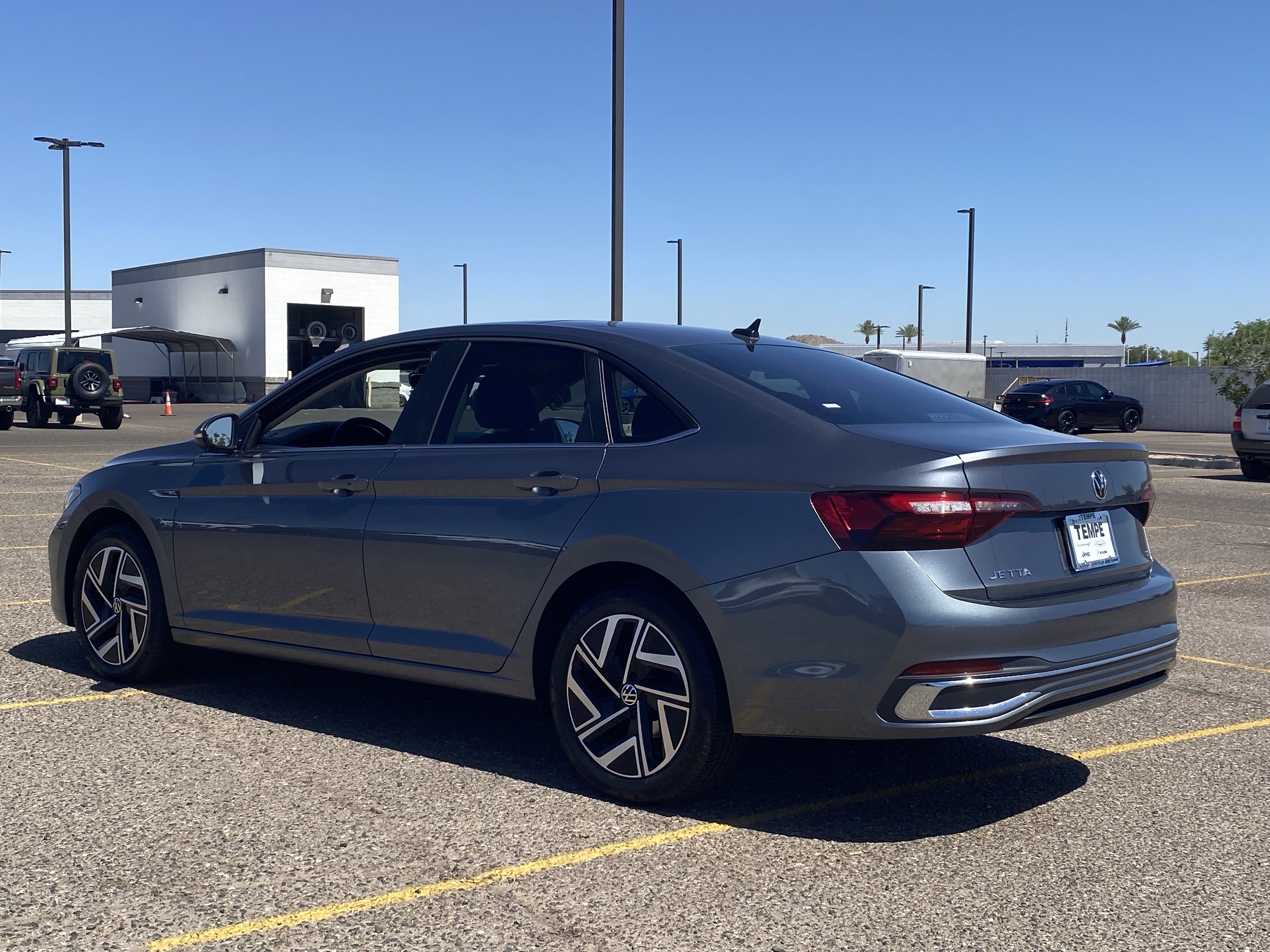 Used 2024 Volkswagen Jetta SEL FWD image 4