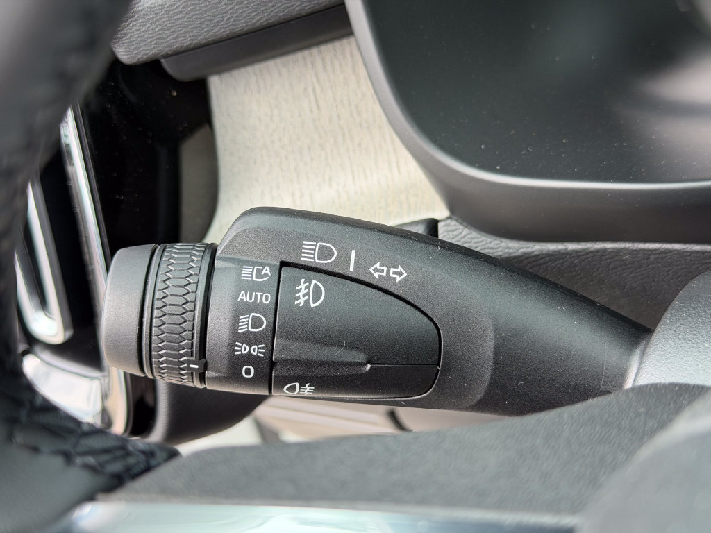 New 2026 Volvo XC40 B5 Plus w/ Protection Package Premier AWD/4WD image 30