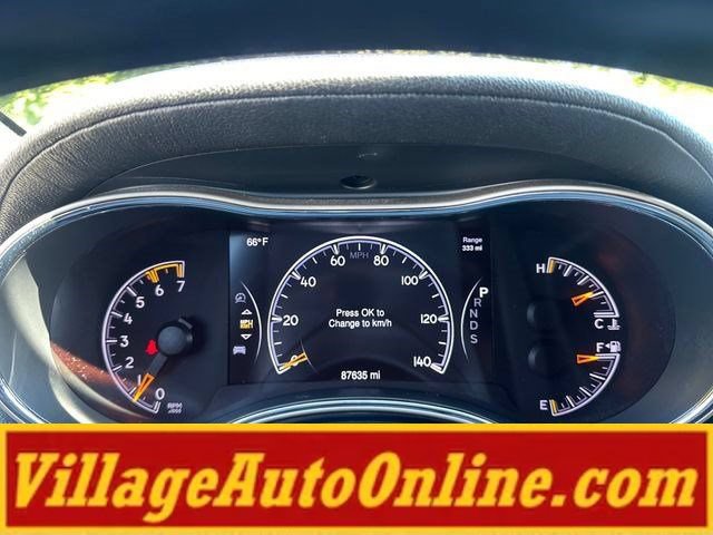 Used 2015 Jeep Grand Cherokee Overland w/ Advanced Technology Group AWD/4WD image 32