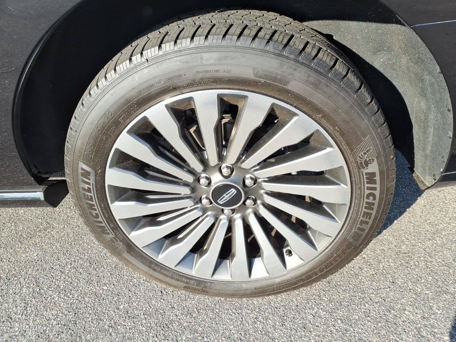 Used 2019 Lincoln Navigator Reserve AWD/4WD image 9