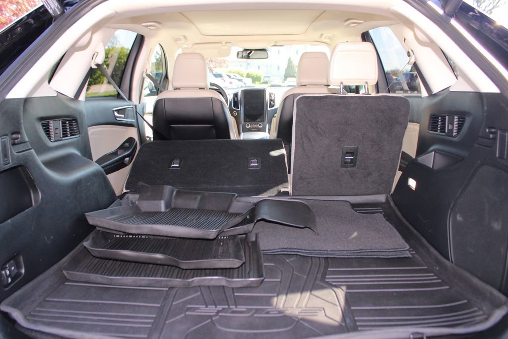 Used 2022 Ford Edge Titanium w/ Class II Trailer Tow Package AWD/4WD image 12