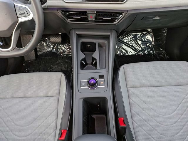 New 2026 Volkswagen Tiguan SE FWD image 19