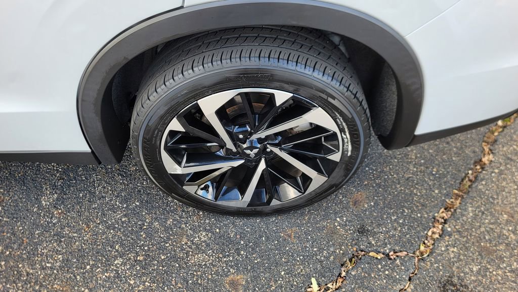 Used 2022 Mitsubishi Outlander ES image 8