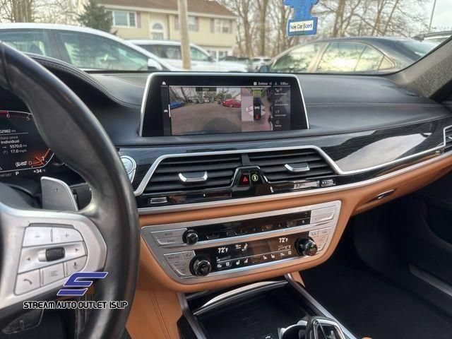 Used 2022 BMW 750i xDrive w/ Executive Package AWD/4WD image 47