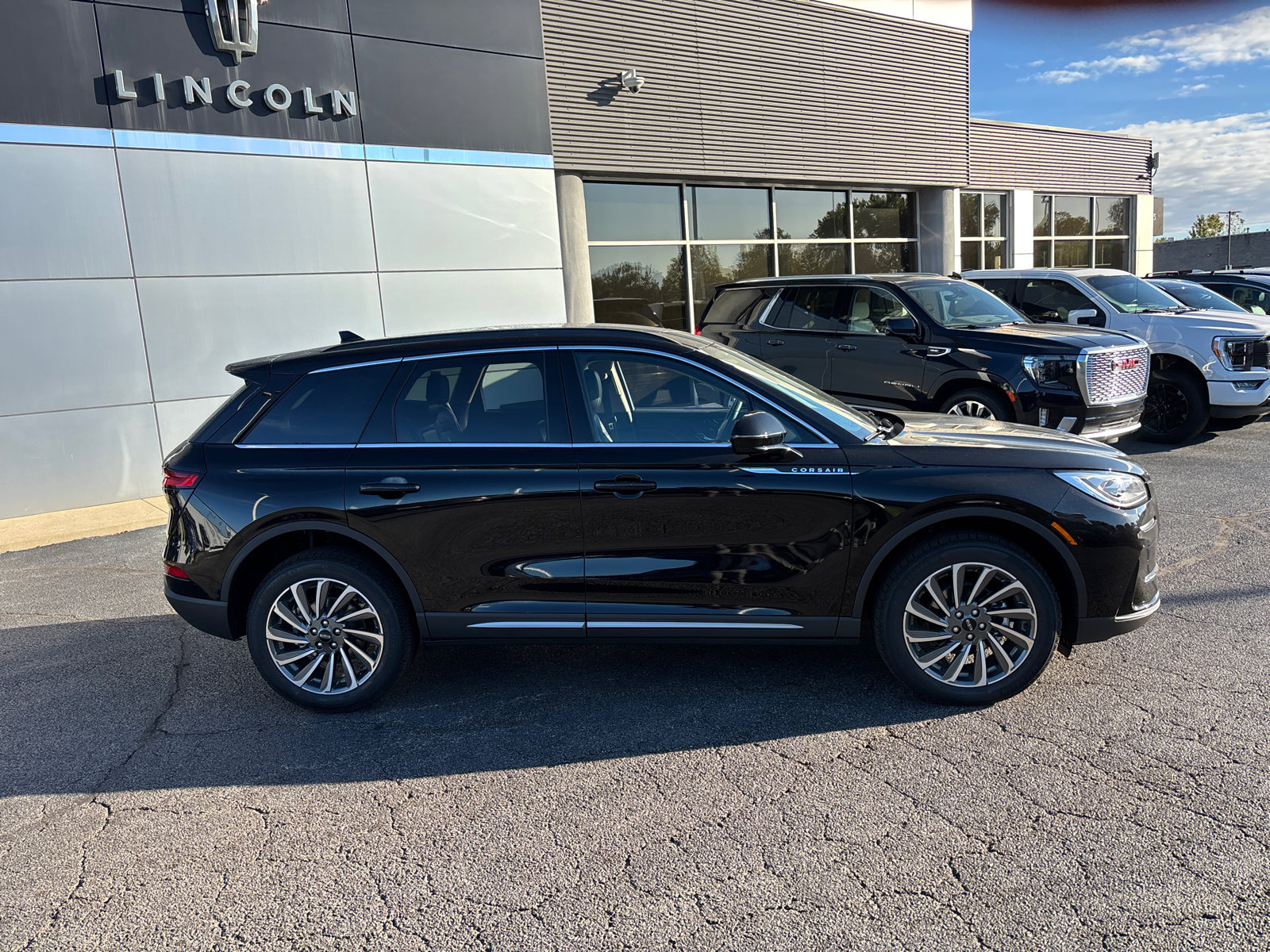 New 2026 Lincoln Corsair Reserve w/ Rear Removable Package Tray image 8