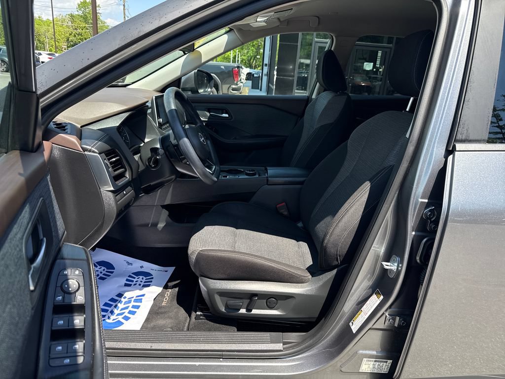 Used 2023 Nissan Rogue SV AWD/4WD image 23